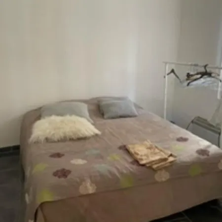 Апартаменти Apt For 4 Comfort And Hypercenter In *